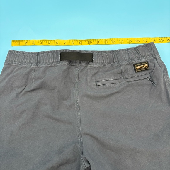 Duluth Trading Co Gray Flat Front Shorts Size Large - Picture 7 of 8